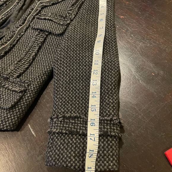 Hinge Size S , Black / Grey raw edge high low blazer - Picture 10 of 13